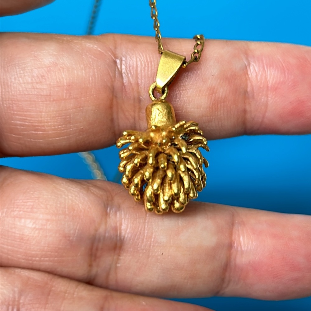 Vtg Gold Dipped Pinecone Pendant Necklace - image 4